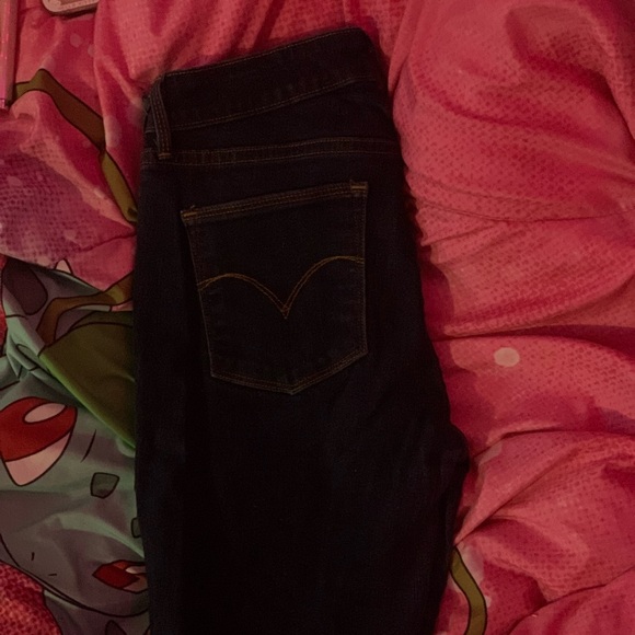 Levi dark wash skinny jeans - Picture 2 of 3